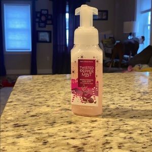 Bath and body works twisted pepper mint
